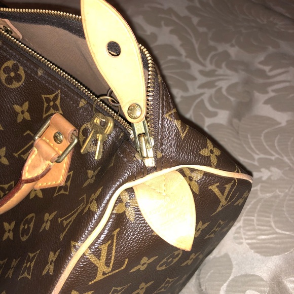 SOLD!🎉💕Louis Vuitton Speedy 30 with lock, keys. - Picture 3 of 8